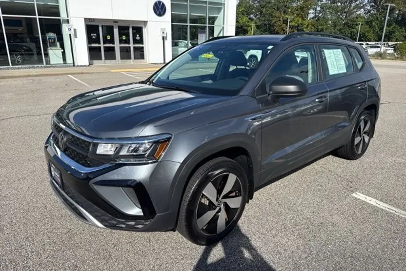 2024 Volkswagen Taos S photo 1