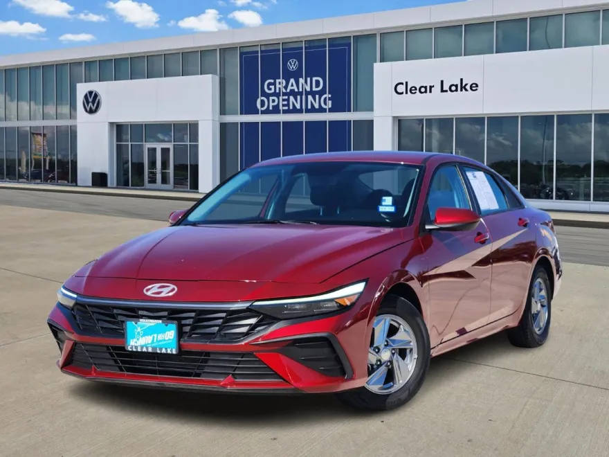 2024 Hyundai Elantra SE photo 1