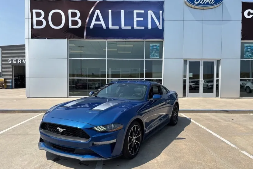 2022 Ford Mustang EcoBoost photo 1