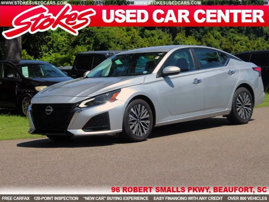 2023 Nissan Altima 2.5 SV photo 1