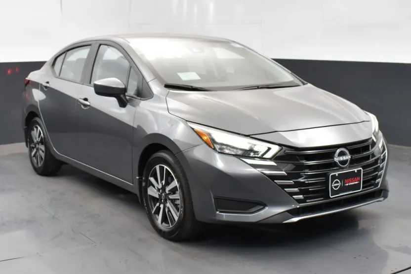 2025 Nissan Versa 1.6 SV photo 1