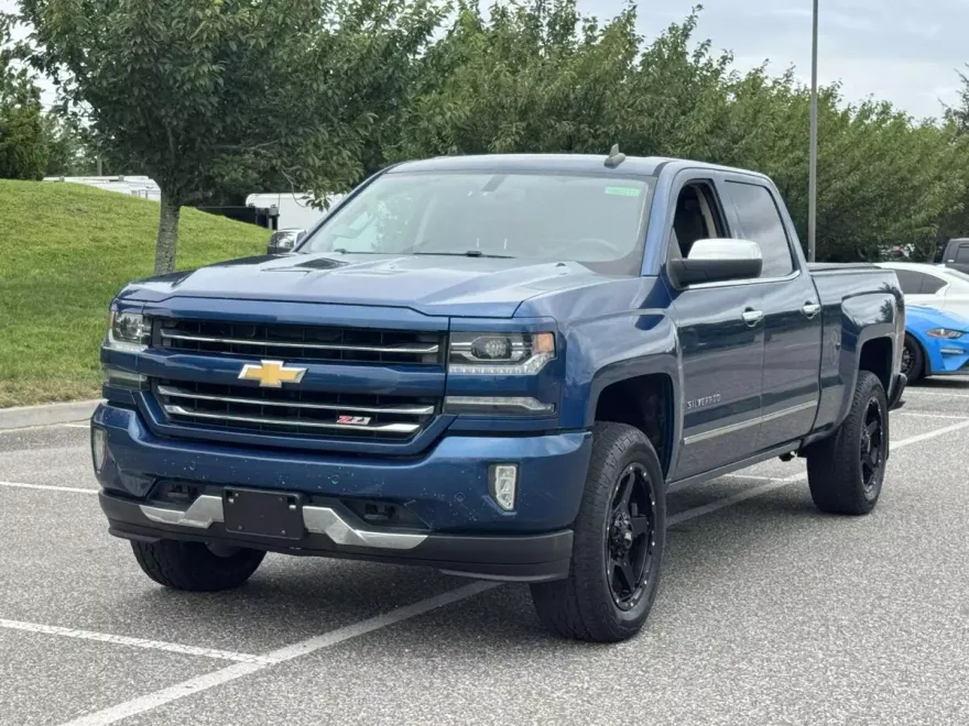 2017 Chevrolet Silverado 1500 LTZ photo 1
