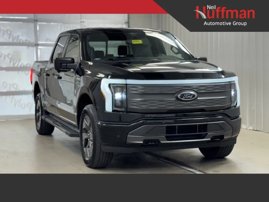 2022 Ford F-150 Lightning Lariat photo 1
