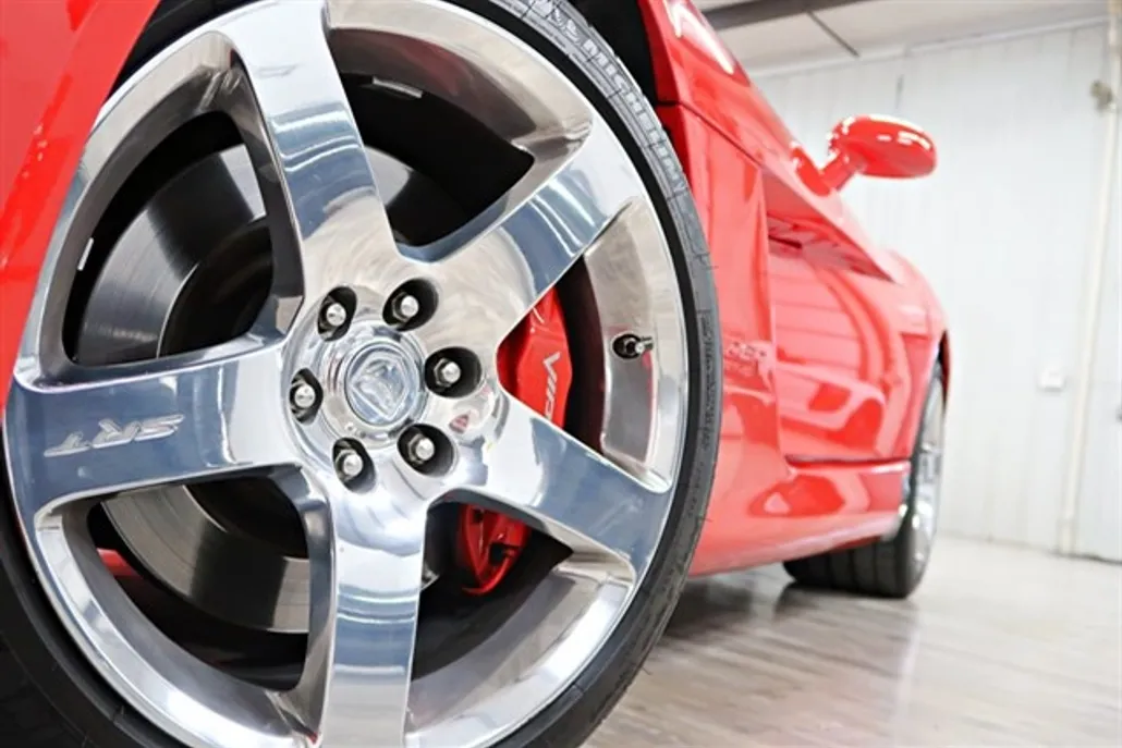 2004 Dodge Viper SRT10 photo 1
