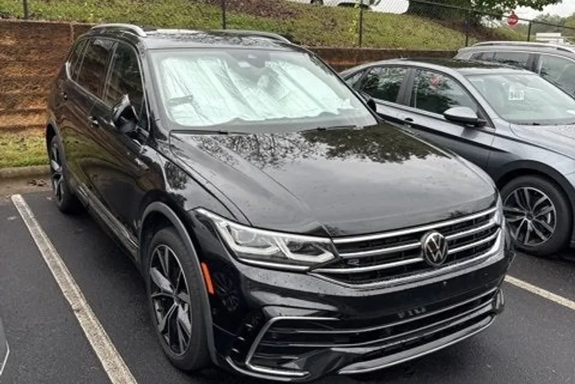 2022 Volkswagen Tiguan SEL Premium R-Line photo 1