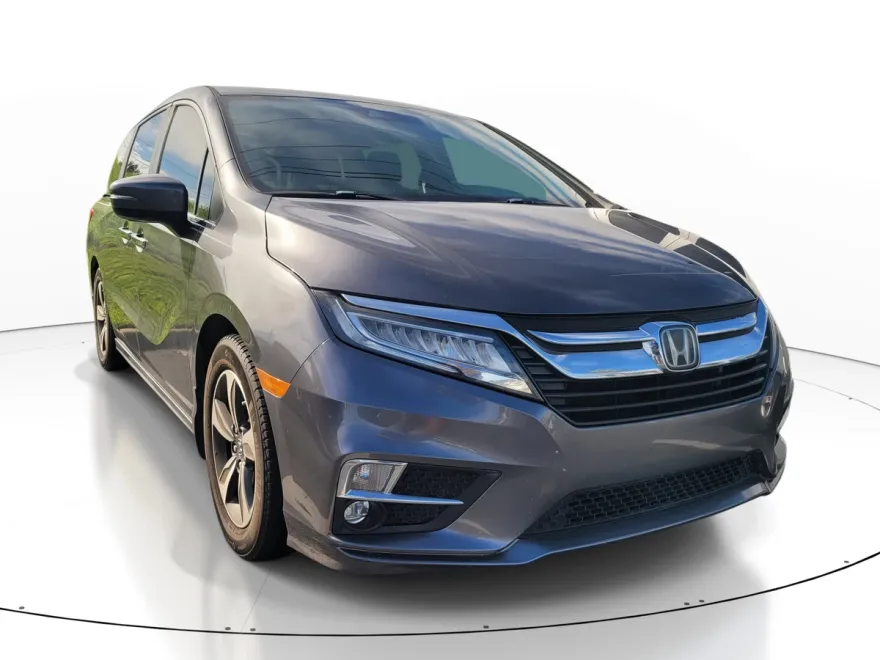 2019 Honda Odyssey Touring photo 1