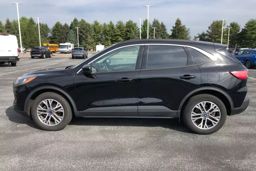 2022 Ford Escape SEL photo 1