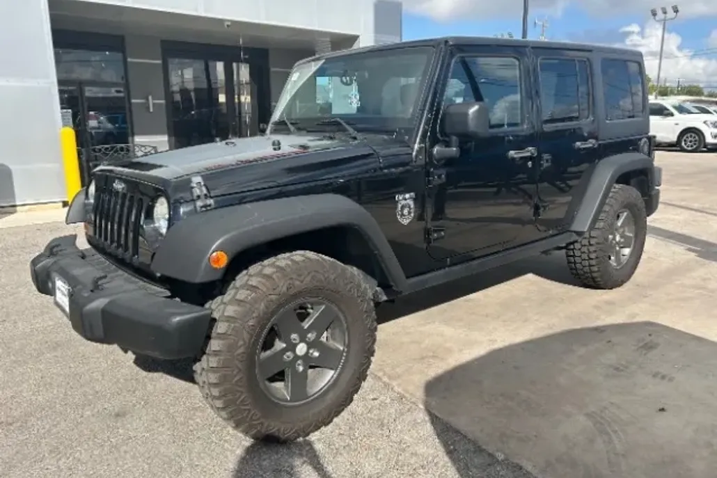 2011 Jeep Wrangler Unlimited Rubicon photo 1