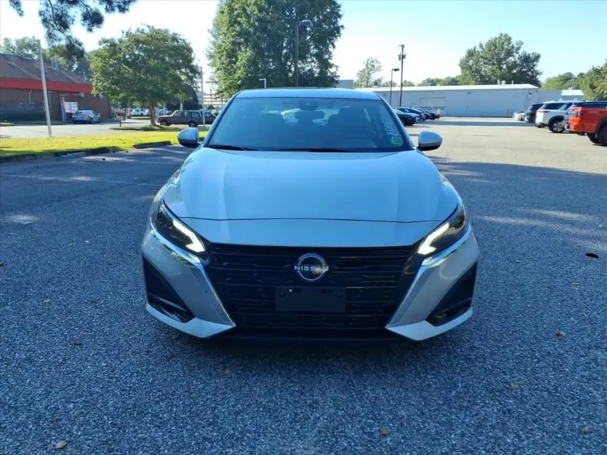 2023 Nissan Altima 2.5 SV photo 1