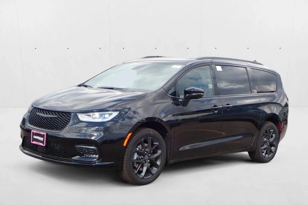 2026 Chrysler Pacifica Limited photo 1