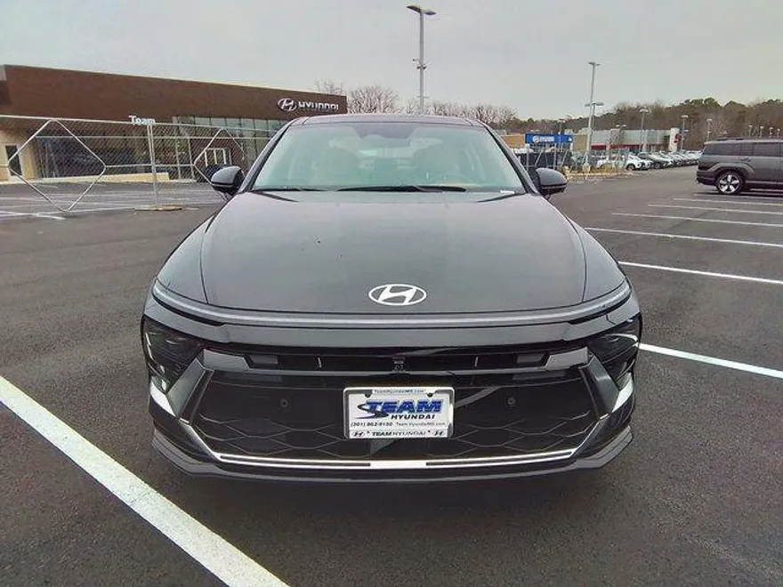 2025 Hyundai Sonata Hybrid Limited photo 1