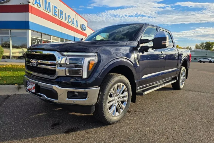 2025 Ford F-150 Lariat photo 1