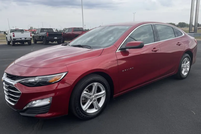2024 Chevrolet Malibu 1LT photo 1