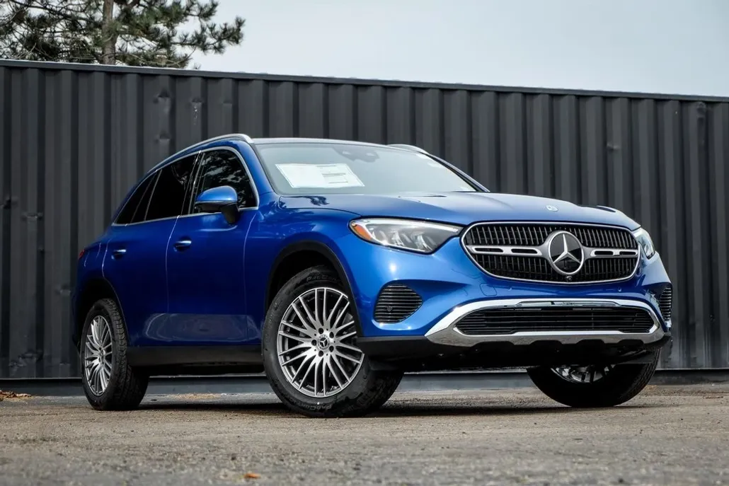 2025 Mercedes Benz GLC 300 4MATIC photo 1