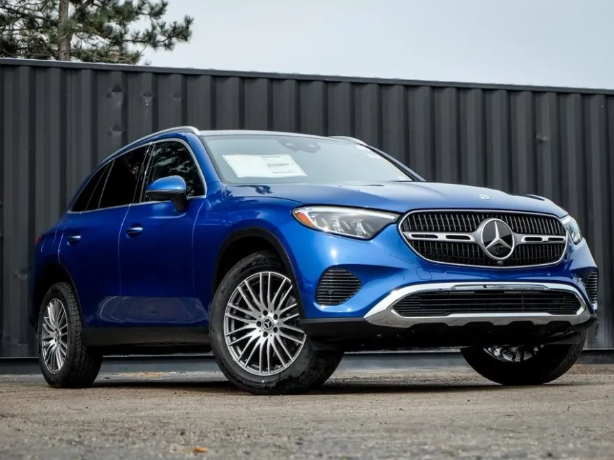 2025 Mercedes Benz GLC 300 4MATIC photo 1