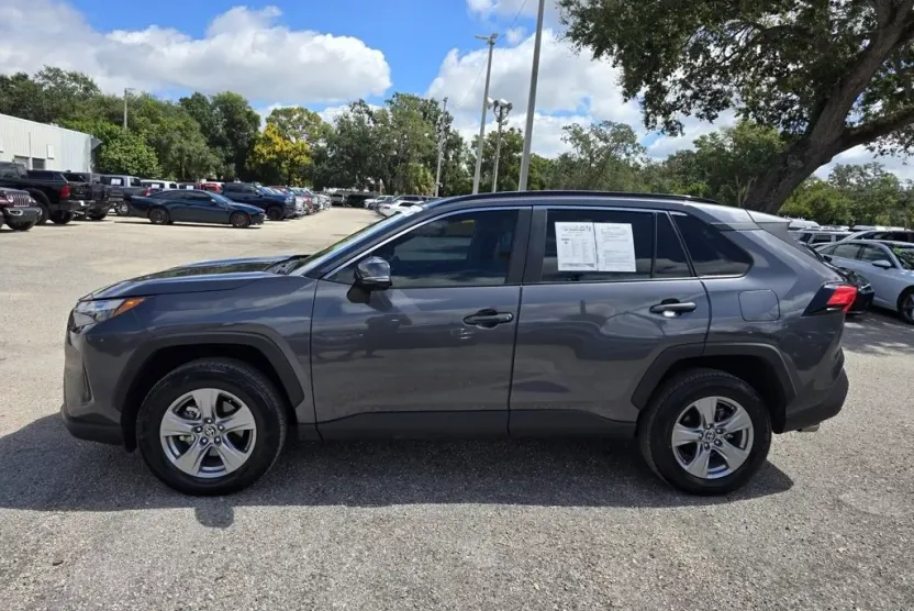 2025 Toyota RAV4 XLE photo 1
