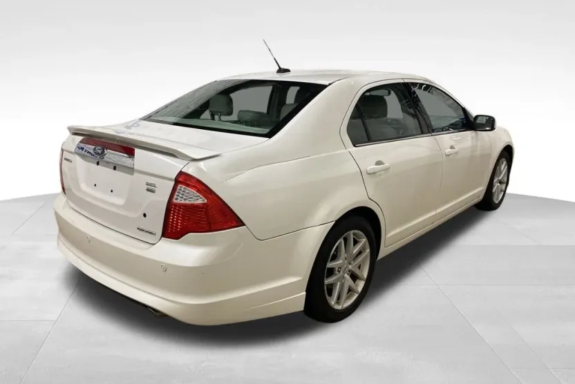 2012 Ford Fusion SEL photo 1