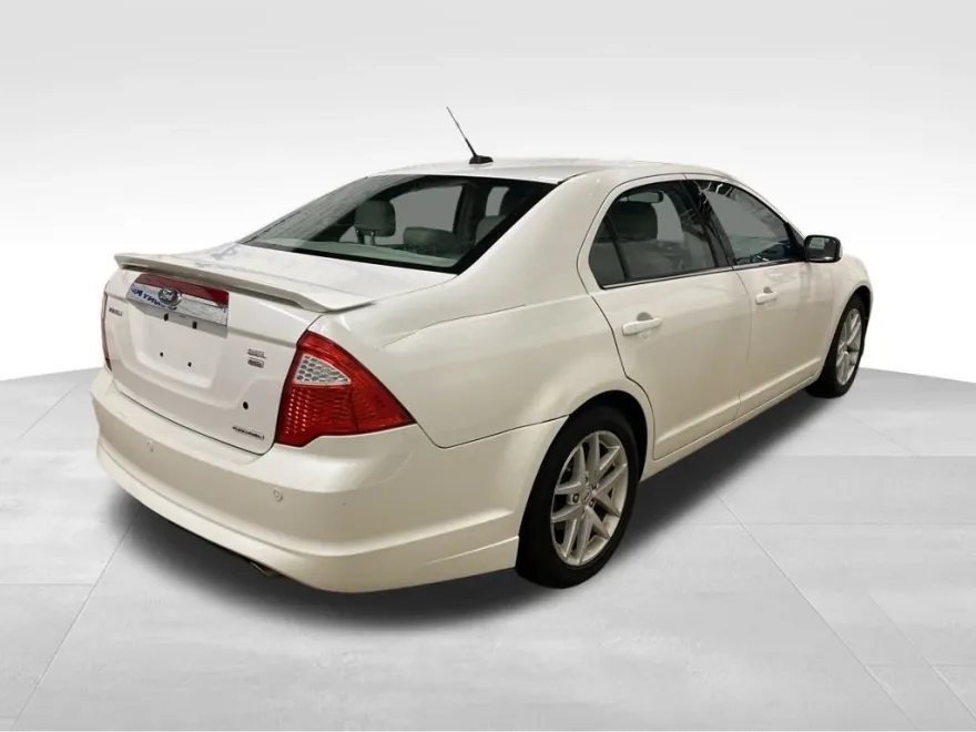 2012 Ford Fusion SEL photo 1