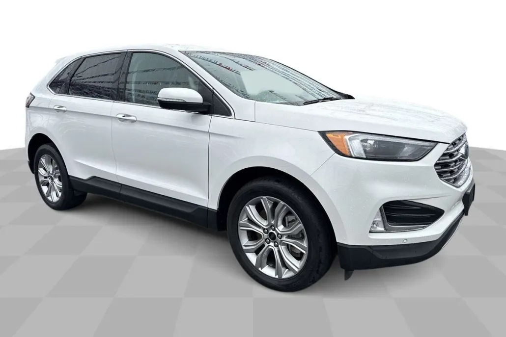 2023 Ford Edge Titanium photo 1