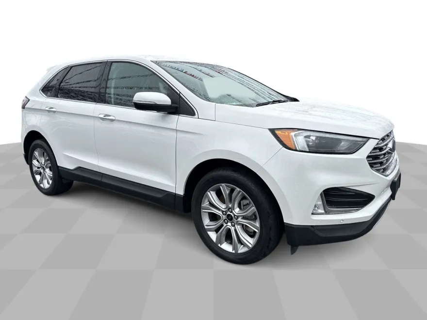 2023 Ford Edge Titanium photo 1