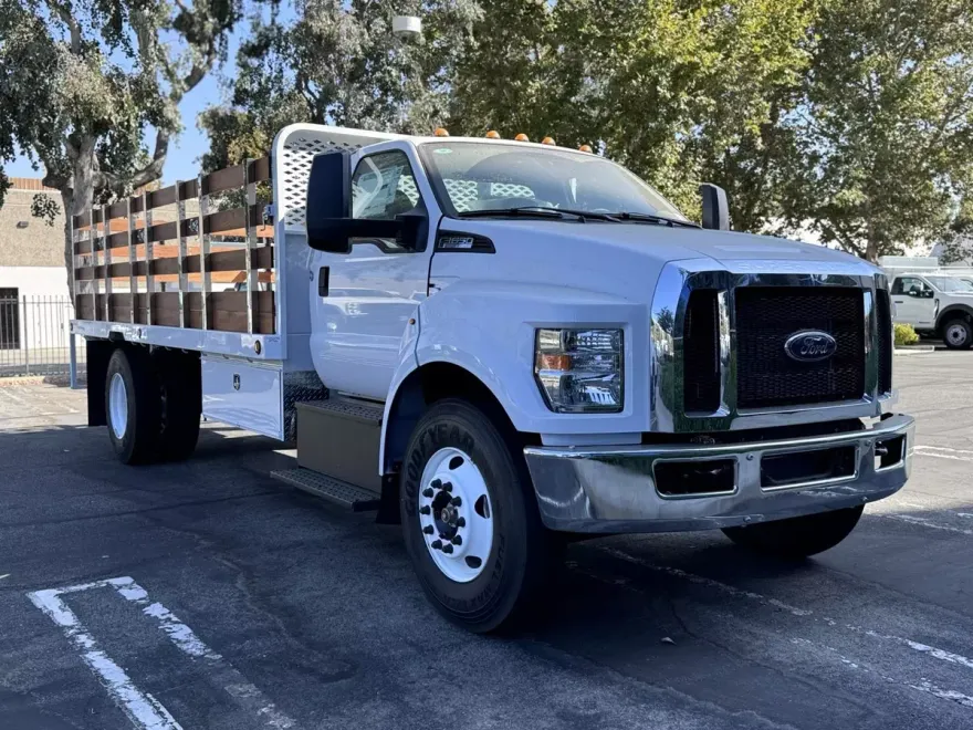 2025 Ford F-650 photo 1