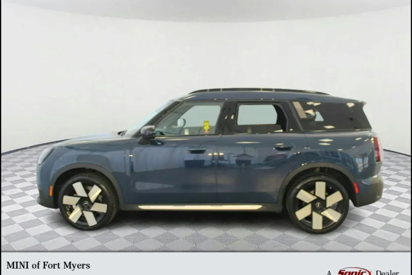 2025 Mini Countryman S photo 1