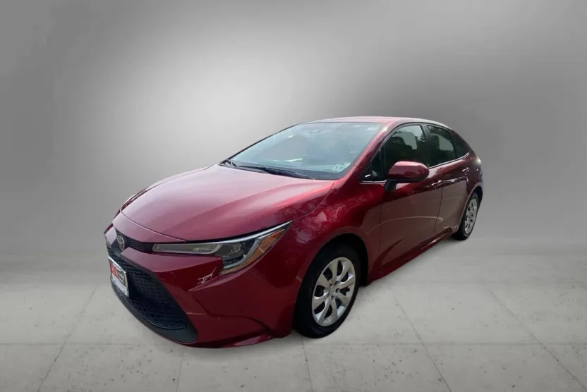 2022 Toyota Corolla LE photo 1