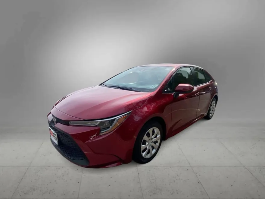 2022 Toyota Corolla LE photo 1