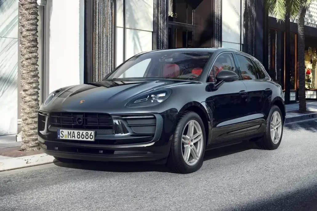 2025 Porsche Macan T photo 1