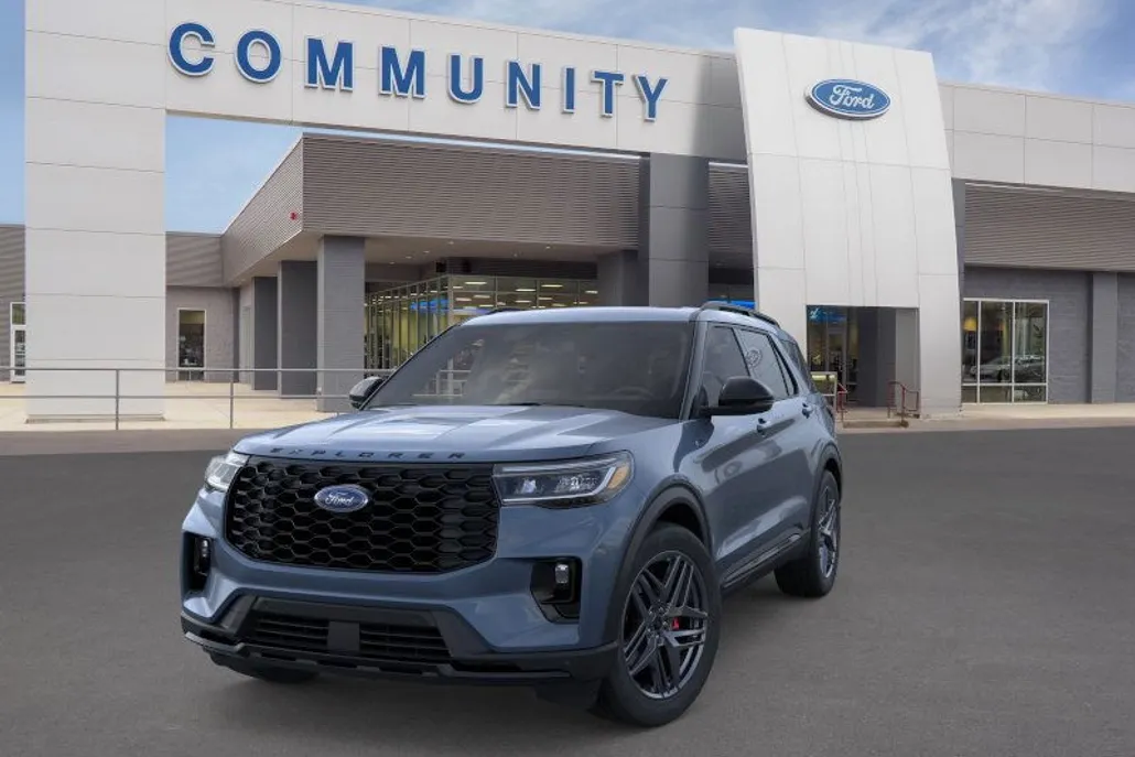 2025 Ford Explorer ST-Line photo 1