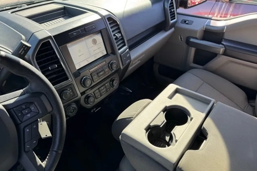 2016 Ford F-150 XLT photo 1