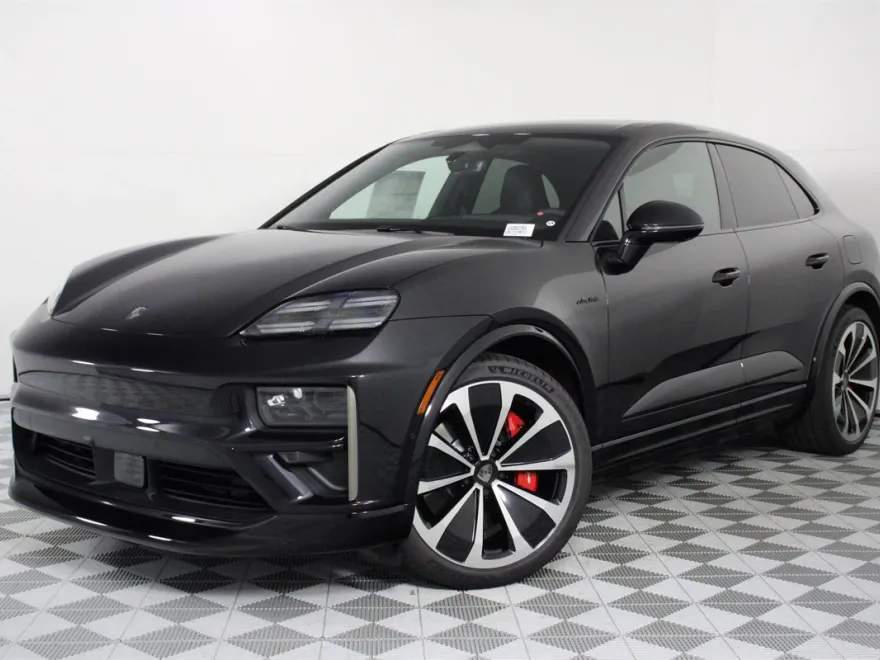 2025 Porsche Macan Electric Turbo photo 1