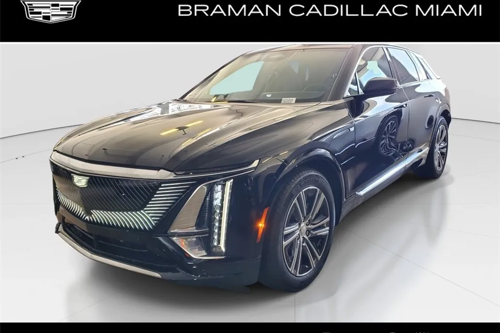 2025 Cadillac Lyriq Luxury photo 1