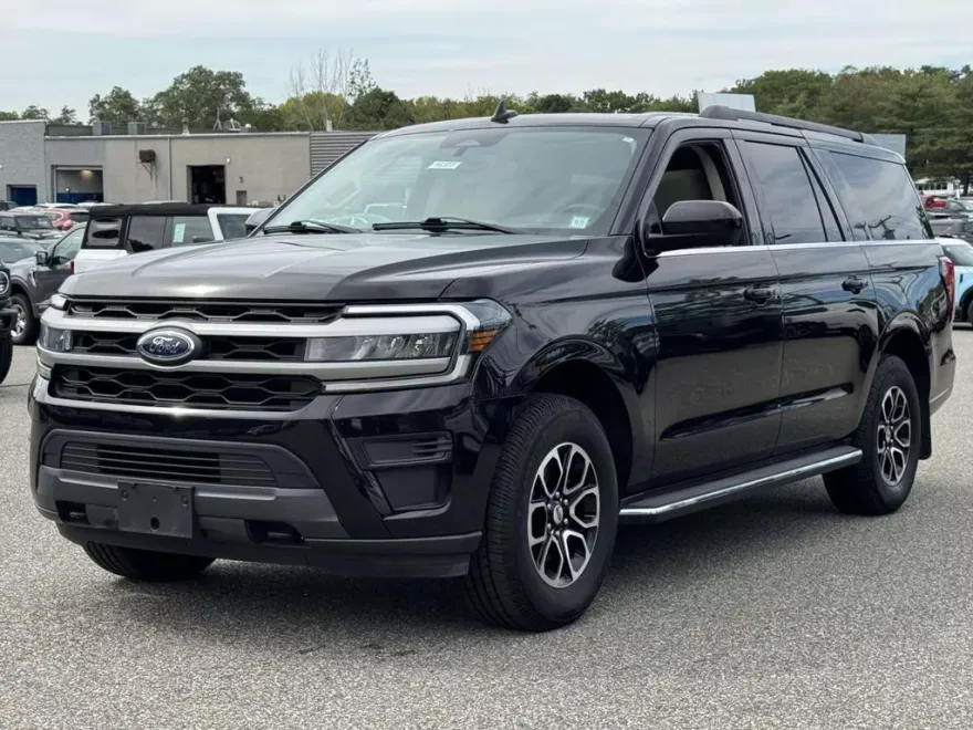 2022 Ford Expedition MAX XLT photo 1