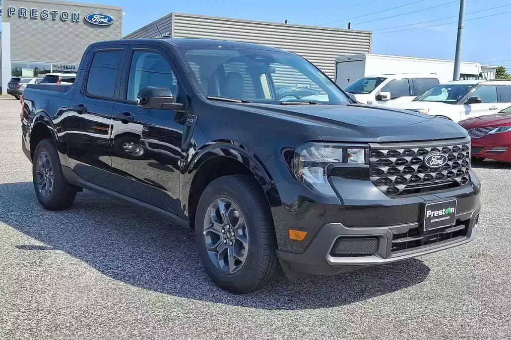 2025 Ford Maverick XLT photo 1