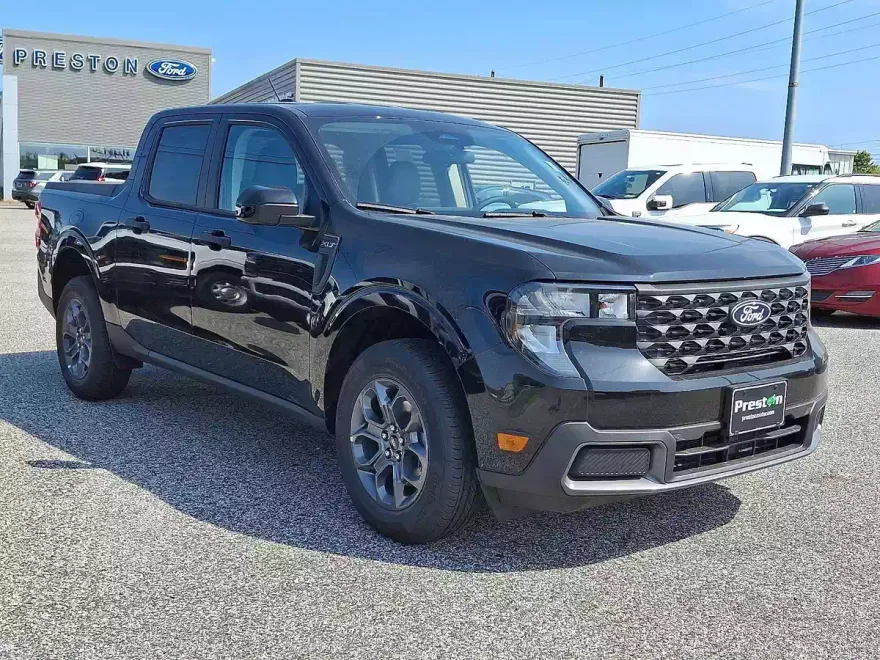2025 Ford Maverick XLT photo 1