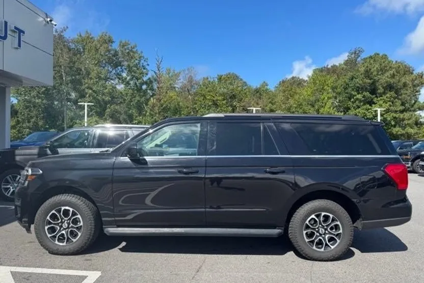 2024 Ford Expedition MAX XLT photo 1