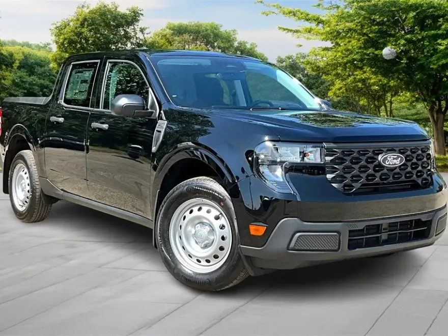 2025 Ford Maverick XL photo 1