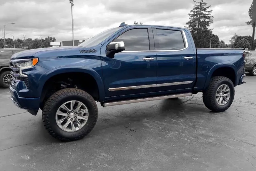 2022 Chevrolet Silverado 1500 High Country photo 1