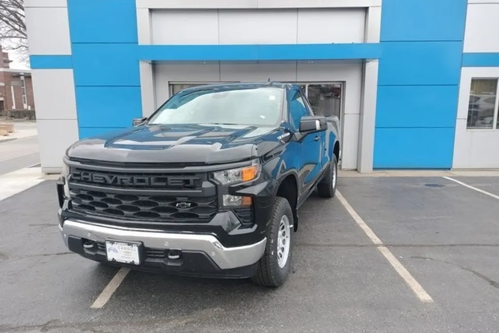 2025 Chevrolet Silverado 1500 photo 1