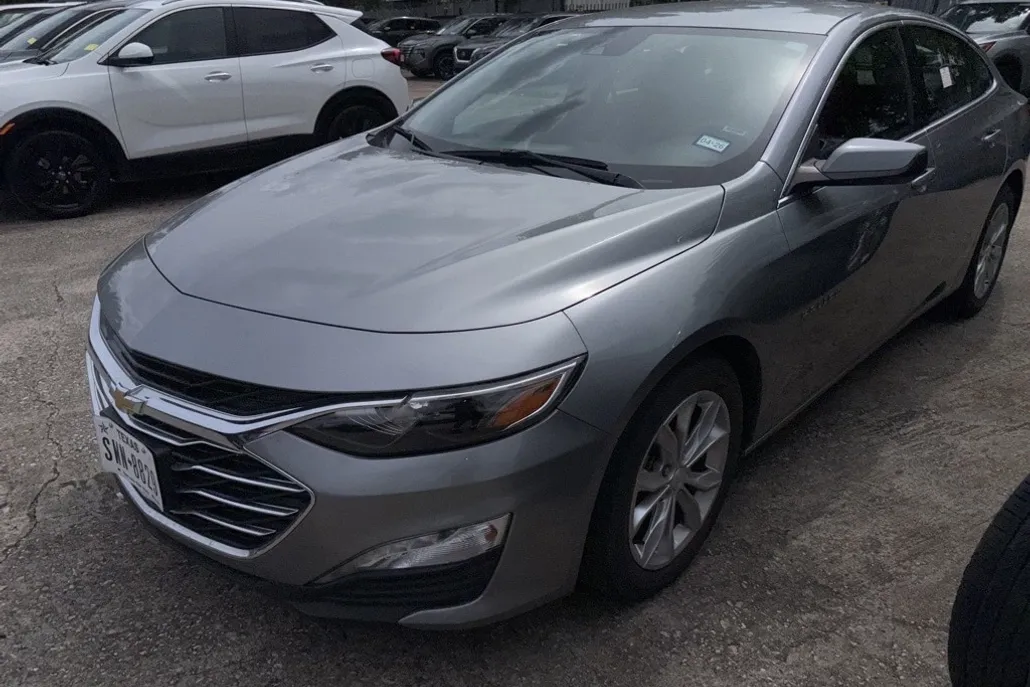 2023 Chevrolet Malibu 1LT photo 1