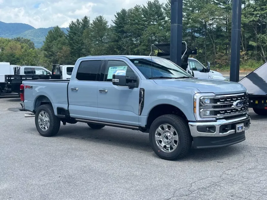2026 Ford F-250 Lariat photo 1