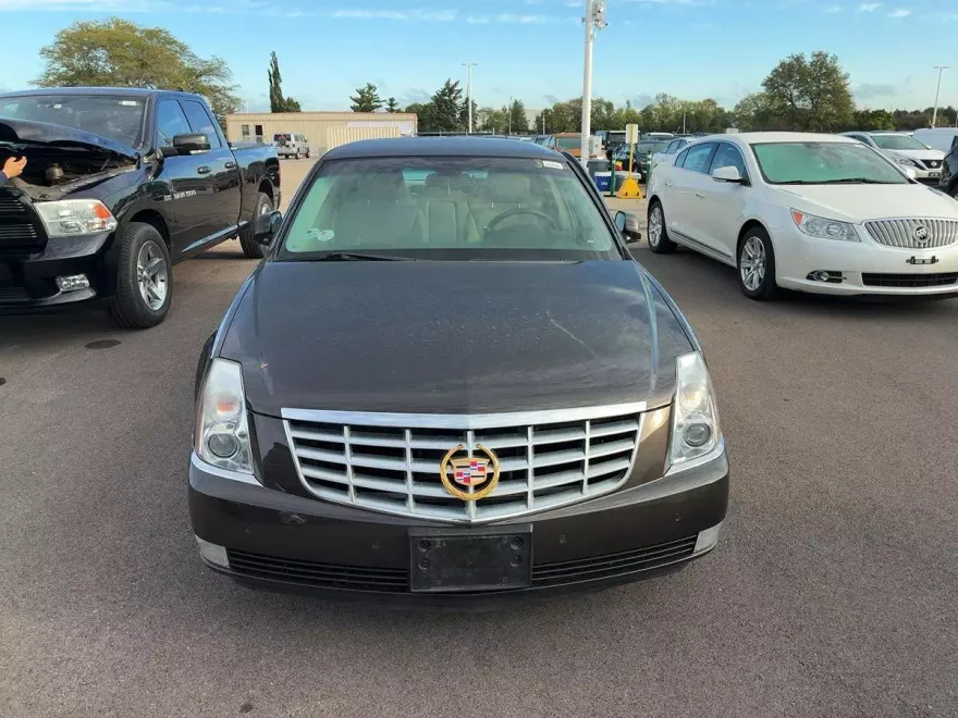2008 Cadillac DTS Luxury photo 1