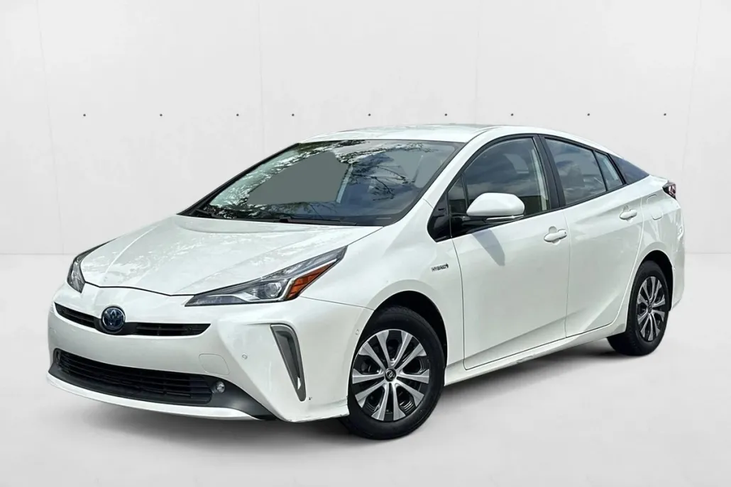 2020 Toyota Prius XLE AWD-e photo 1