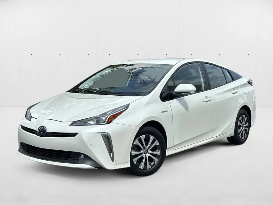 2020 Toyota Prius XLE AWD-e photo 1