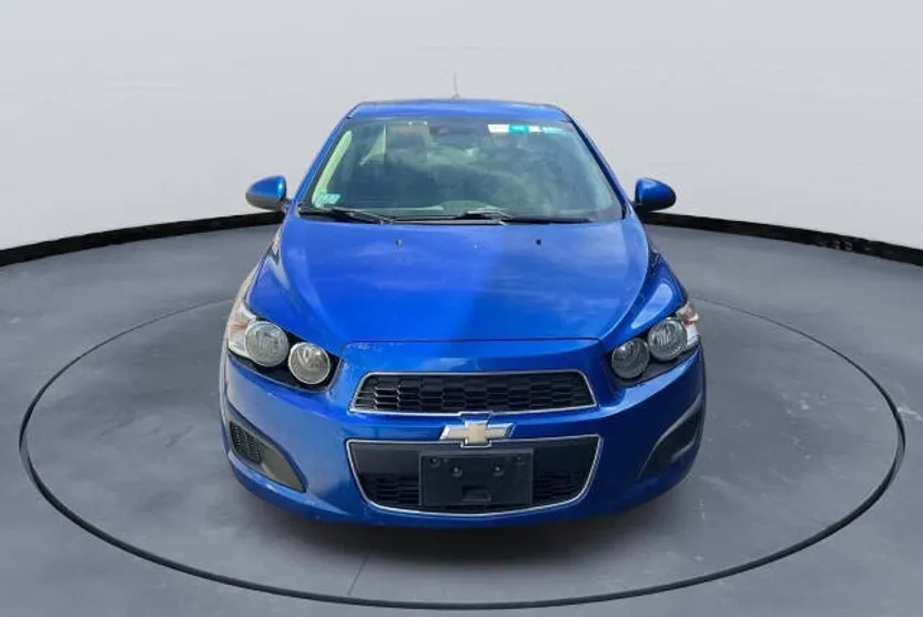 2016 Chevrolet Sonic LT photo 1