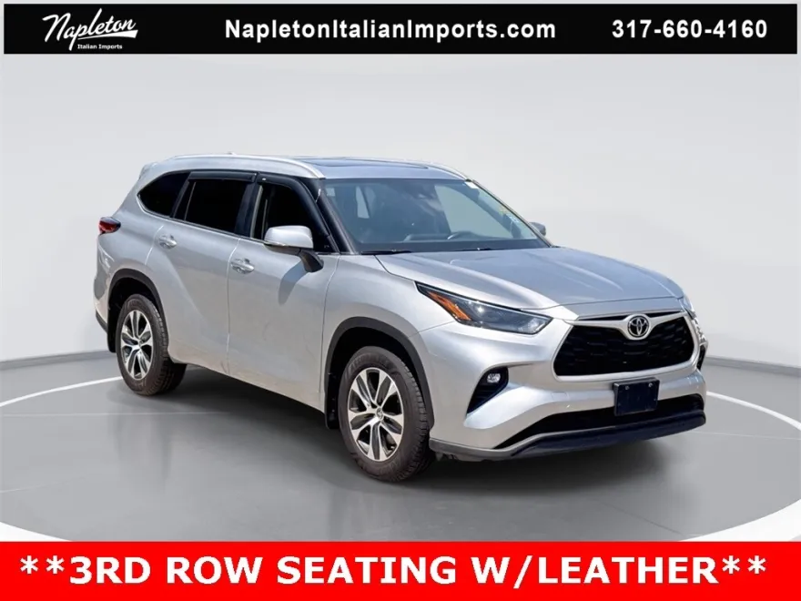 2023 Toyota Highlander LE photo 1