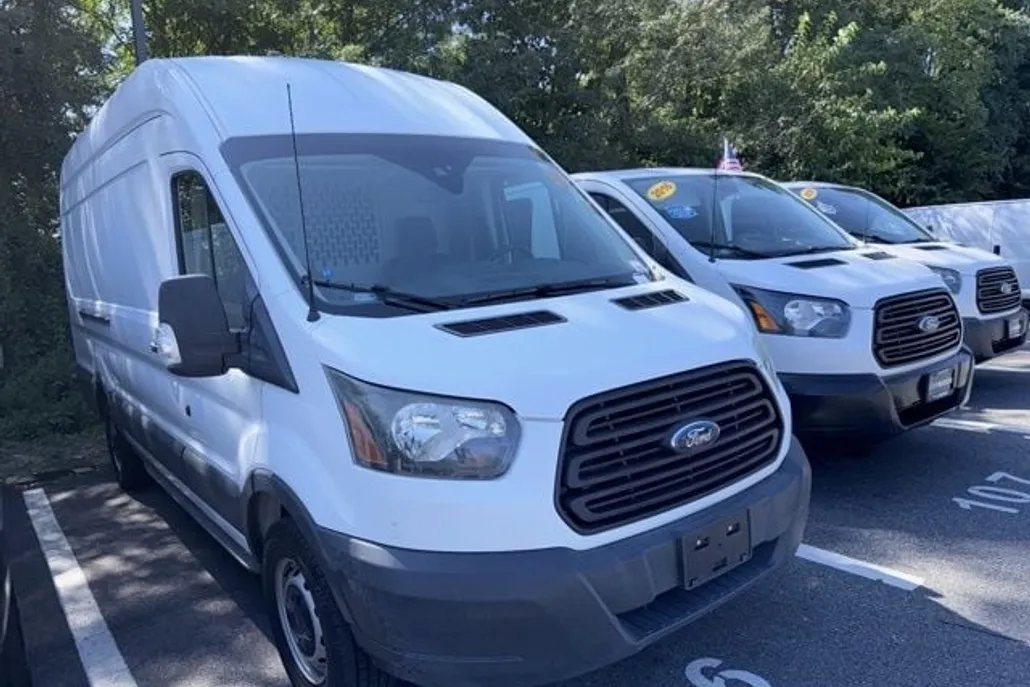 2017 Ford Transit photo 1