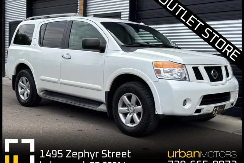 2014 Nissan Armada SV photo 1