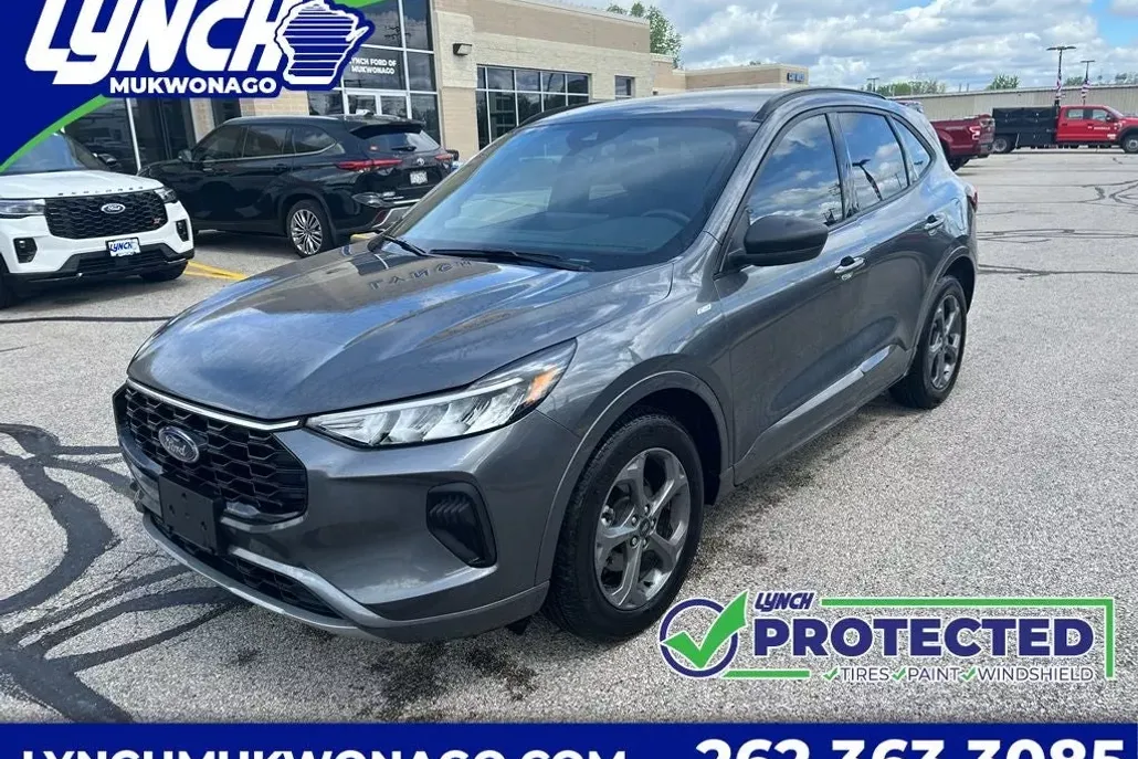2023 Ford Escape ST-Line photo 1